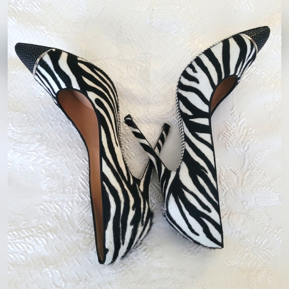 Salvatore Ferragamo Zebra Printed Calf hair Pumps - Picture 5 of 12